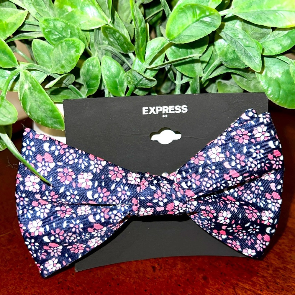 🔥‼️Brand New Men’s Bow Tie!!!!!‼️🔥